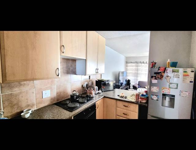 2 BEDROOM APARTMENT FOR SALE IN DIE HOEWES